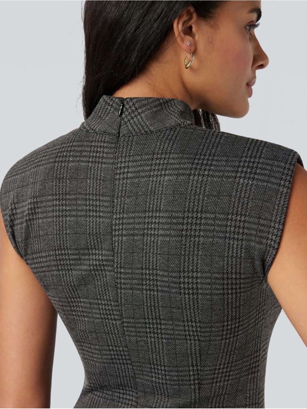 HALARA High Neck Sleeveless Bodycon Houndstooth Plaid Midi Work Dress - Picture 6 of 13